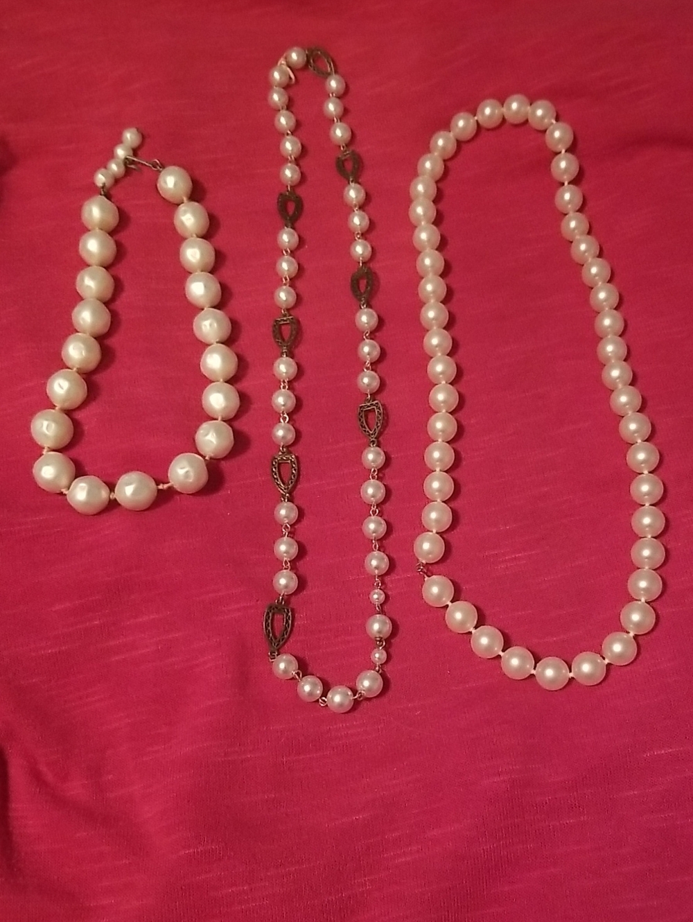 Vintage Costume  Jewelry Classic Pearl Necklace - White Faux Pearls